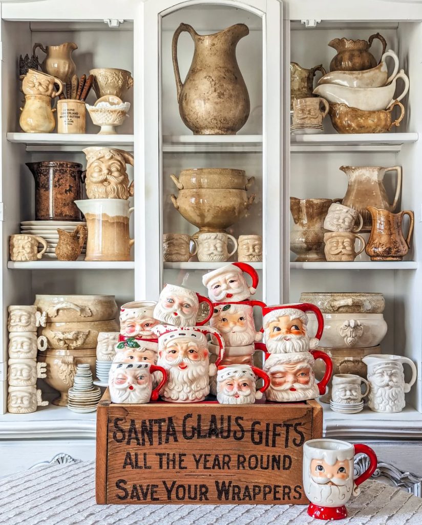 Santa Mugs in Vintage Crate