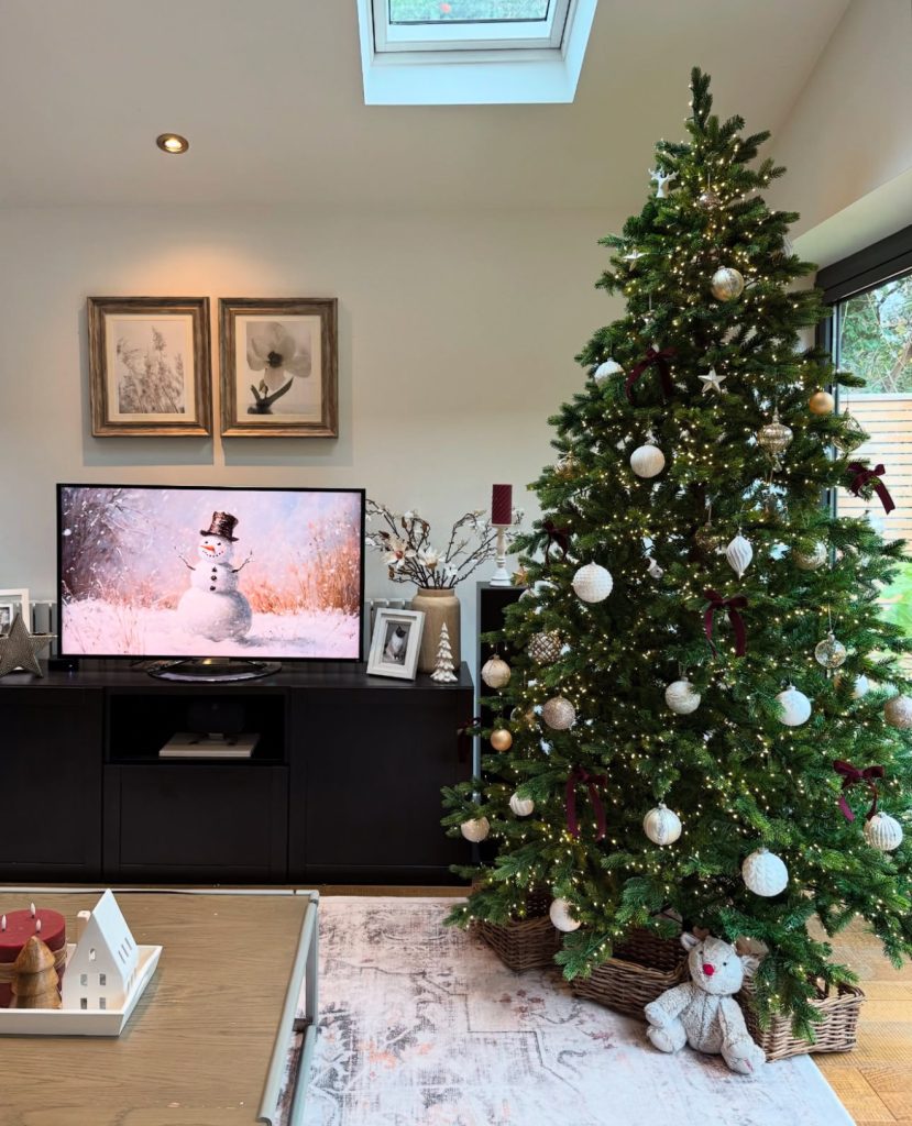 Neutral minimalist Christmas tree