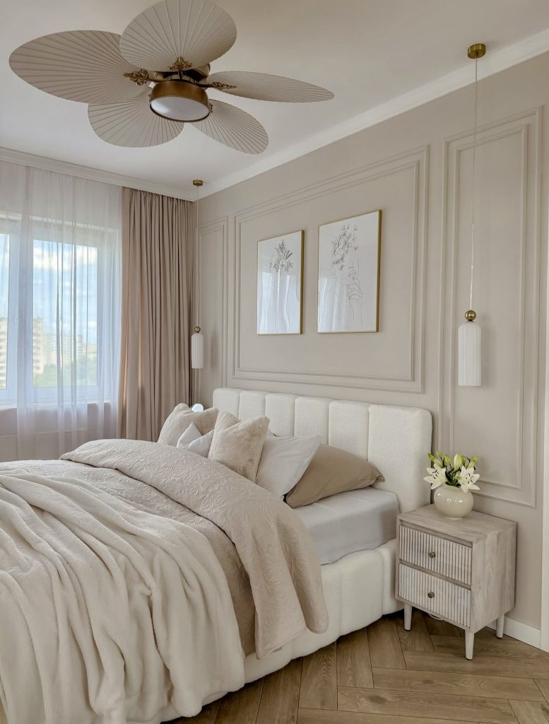 Bedroom with beige tones and gold accents