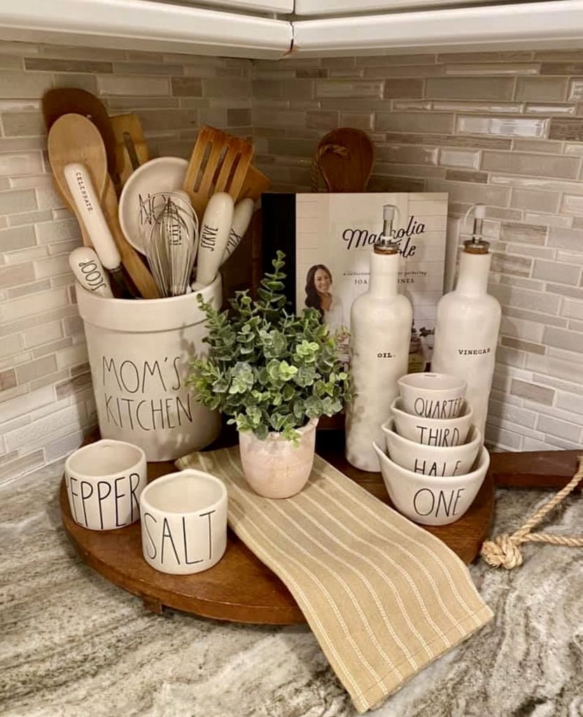 Rotating tray with kitchen essentials