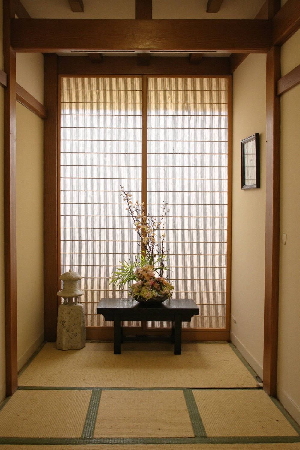 end of hallway decor - Japanese Serenity - Charcoal lacquered console, bamboo screen, Ikebana...