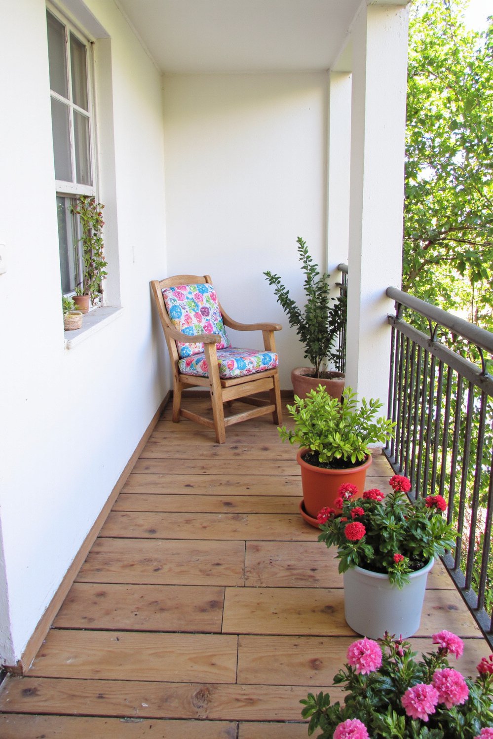 Balcony flooring ideas - Rustic Elegance: Reclaimed Wood Flooring for Cottage-Style Balconies - Use reclaimed wood planks for a cozy cottage balcony...