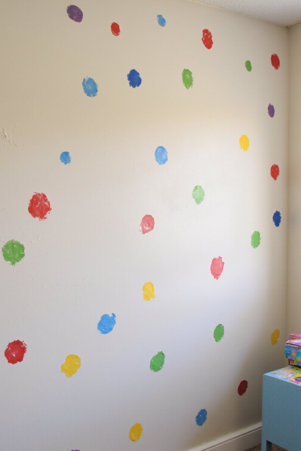 Hand painted wall pattern - Rainbow Polka Dot Kids' Room Accent Wall - Rainbow polka dot wall painting! So cheerful and...