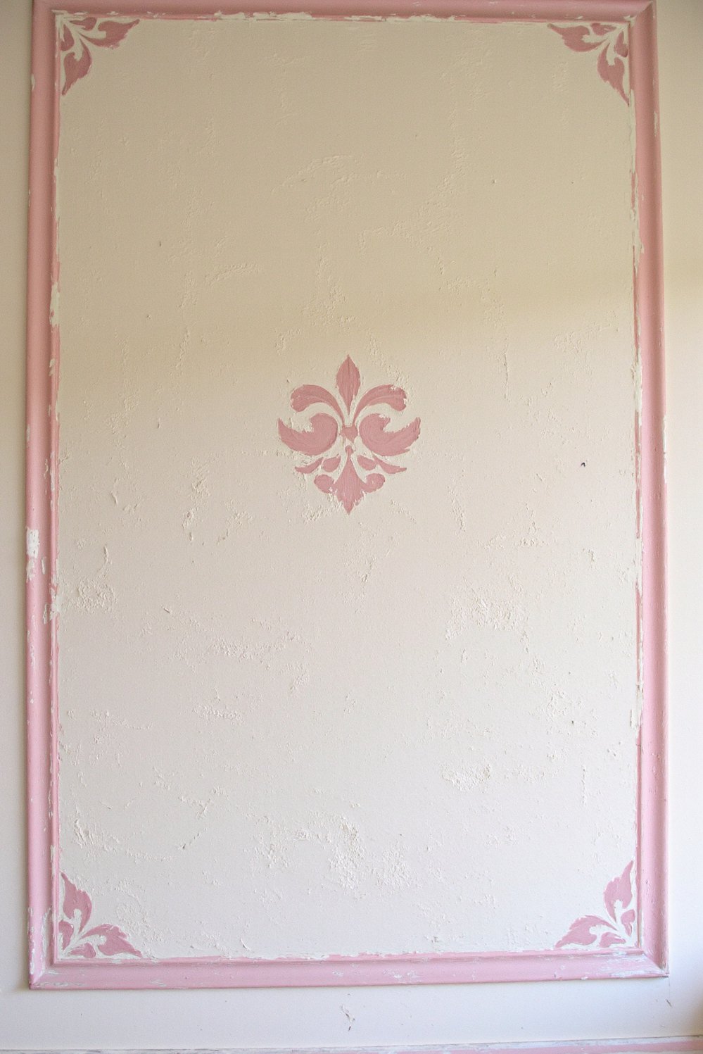 Hand painted wall pattern - Vintage Damask Accent Wall: Soft Pink & Cream Paint - Hand-painted damask wall pattern in soft pink and...