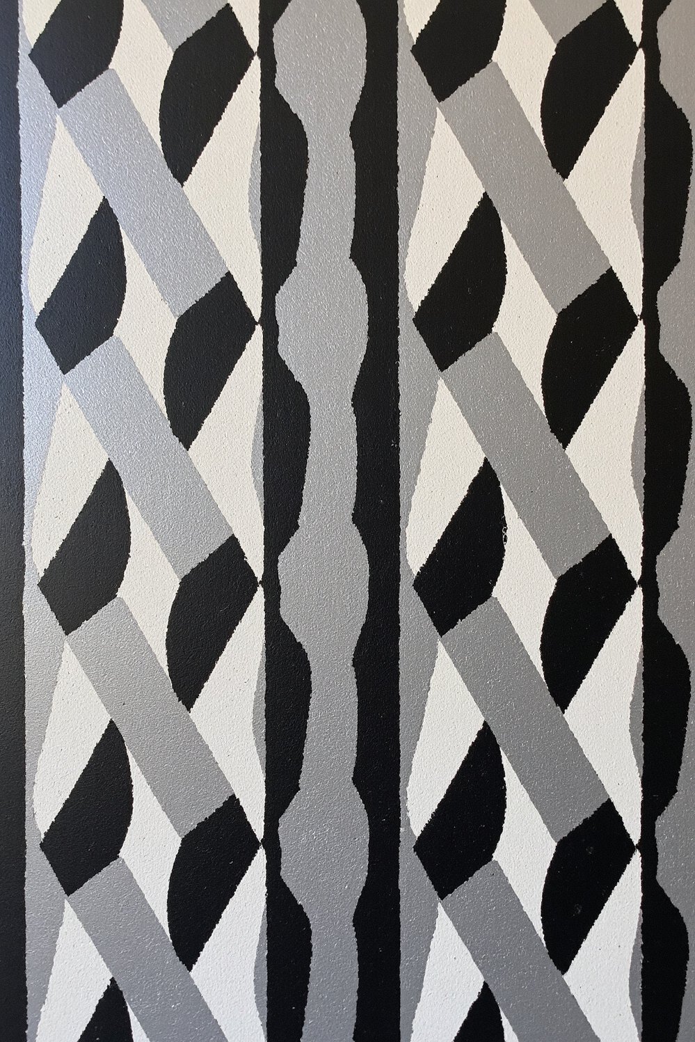 Hand painted wall pattern - Geometric Silver & Black Accent Wall - Hand-painted geometric wall design. I love the metallic...