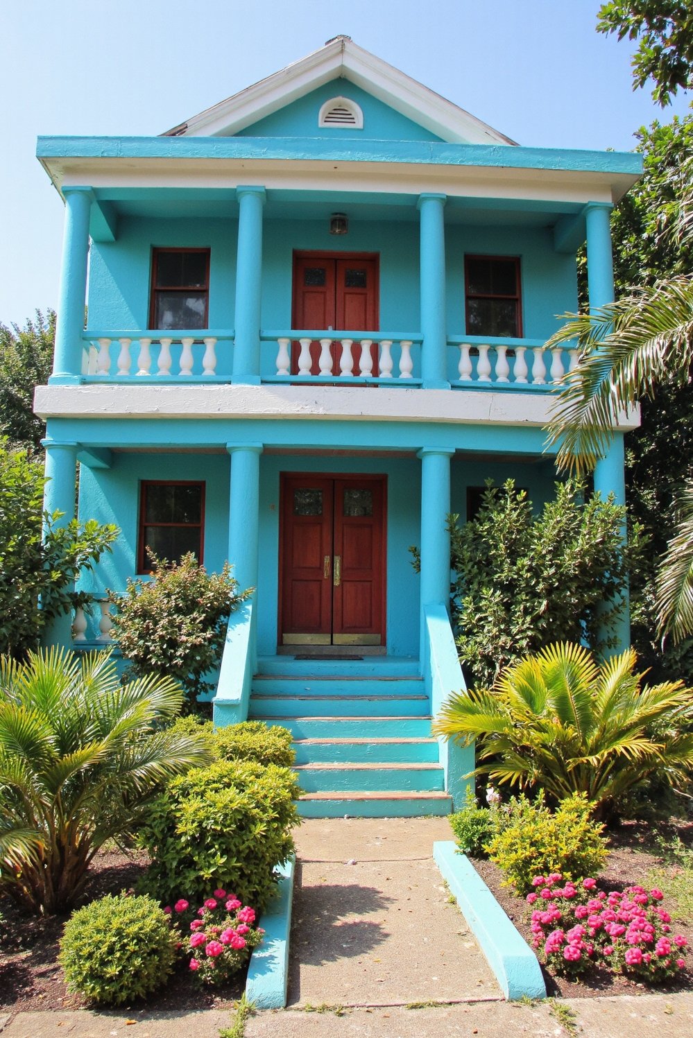 tropical house design ideas - Vivid Tropical Exteriors and Flourishing Gardens