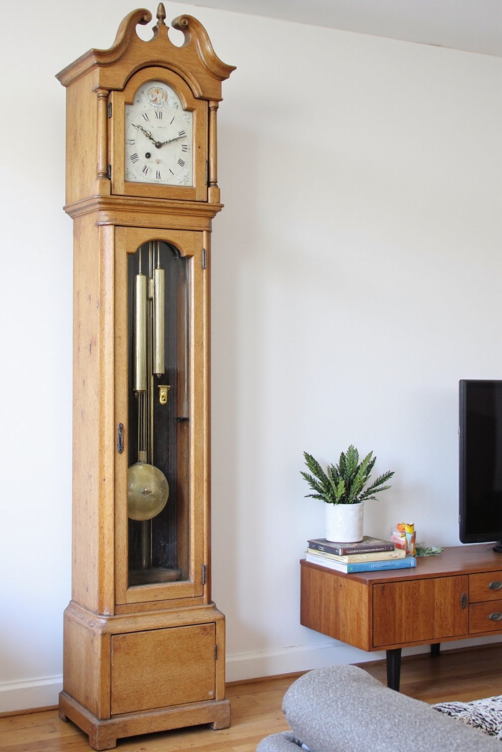 grandfather clock examples - Modern Minimalist Grandfather Clock