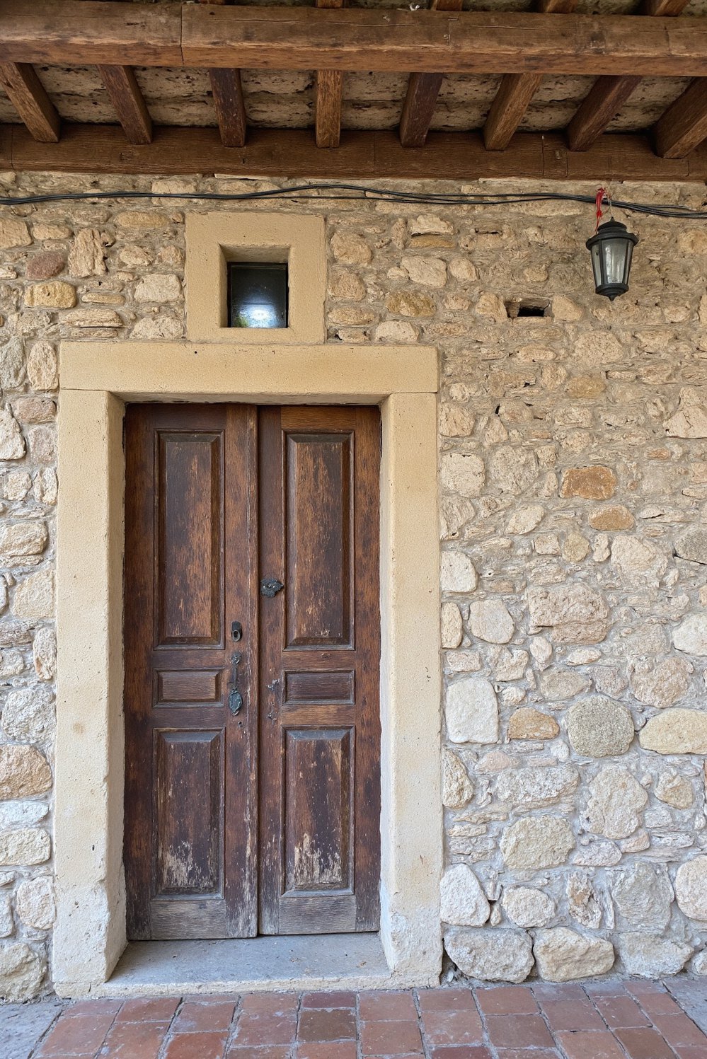 Italian villas exteriors - Traditional Italian Farmhouse: Stone Walls and Exposed Beams - Rustic farmhouse with natural materials…