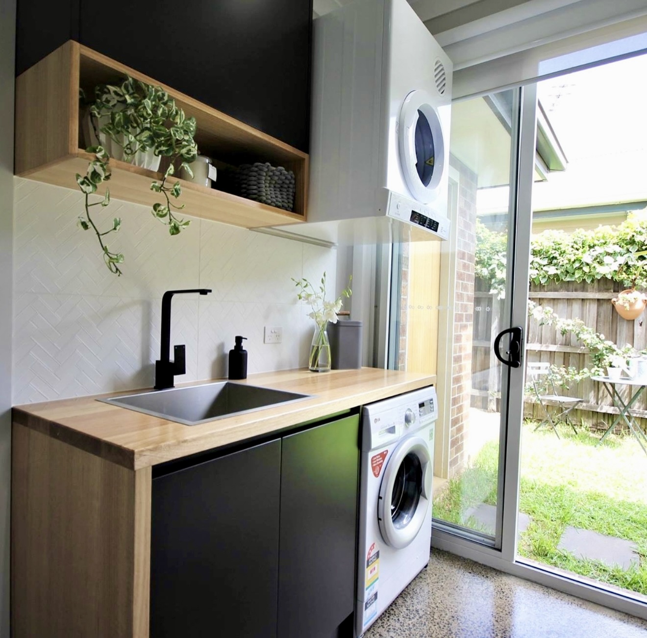 30 Stylish Small Laundry Room Ideas That Maximize Tiny Spaces