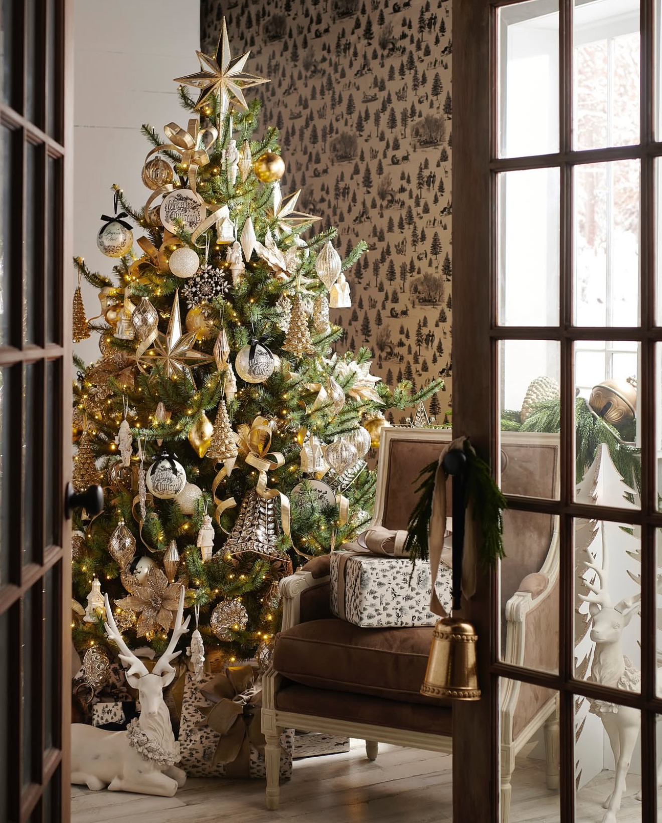 30 Stunning Christmas Decorations to Transform Your Home into a Festive Wonderland