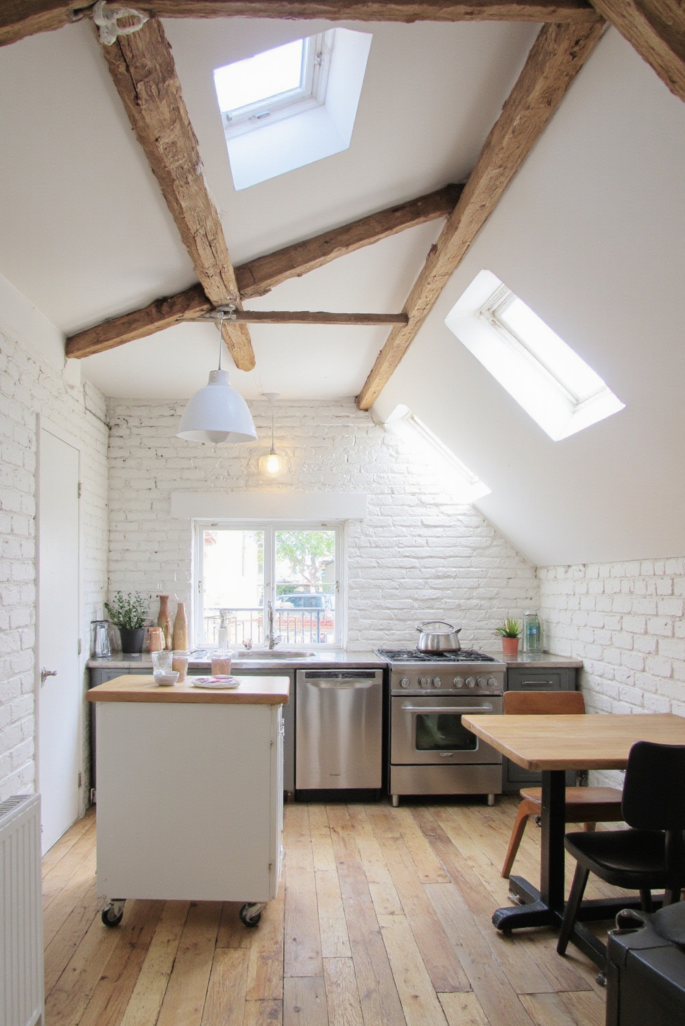 Ultimate Guide to Industrial Kitchen Design: Tips and Ideas